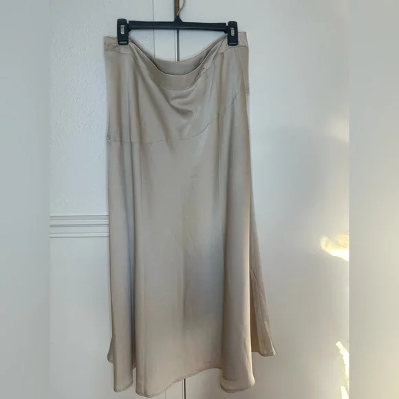 Banana Republic Cream Midi Skirt with Asymmetrical Slit size 16 - Picture 6 of 9